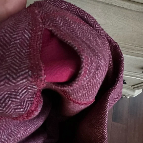 Lululemon Athletica active pants, women size 6 - Picture 3 of 4